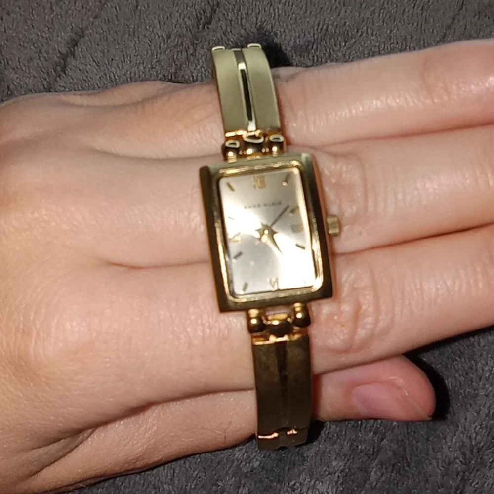 Watch - Picture 1 of 1